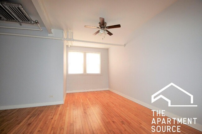 Photo - 4824 W Addison St Unit GR