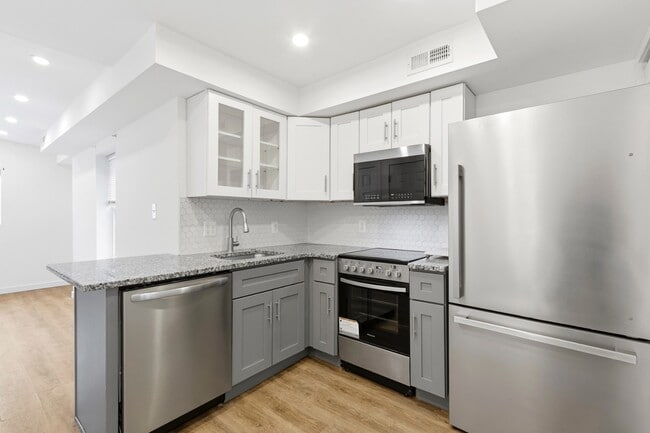 Photo - 2148 N Franklin St