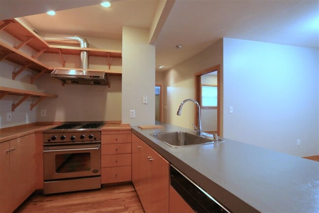 Photo - 136 Columbia St Unit 1