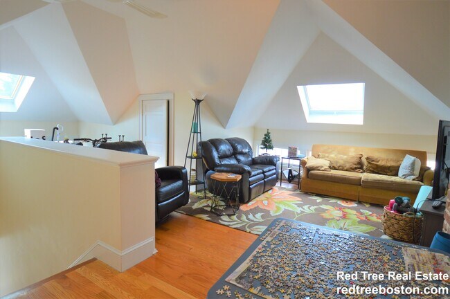 Photo - 14 Breck Ave Unidad 4-bed 2-bath brighton