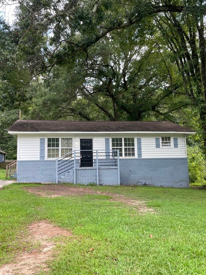 Great Location! - Great Location! House