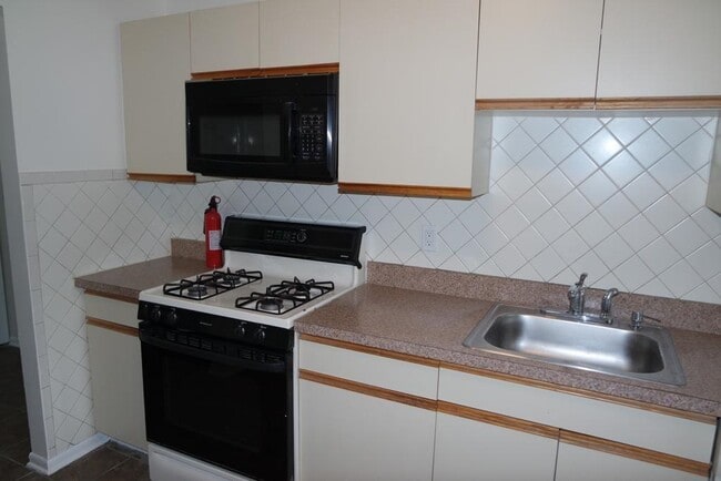 Photo - 72 Riverview Ct Unit 72