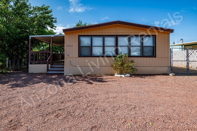 COZY, AFFORDABLE & PET FRIENDLY - COZY, AFFORDABLE & PET FRIENDLY House
