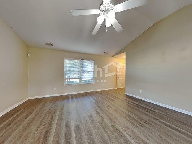 Photo - 117 Roseberry Cir