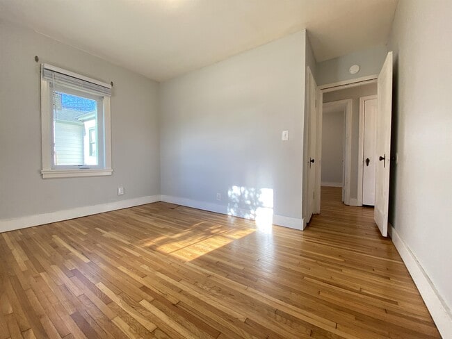 Photo - 701 7th St NW