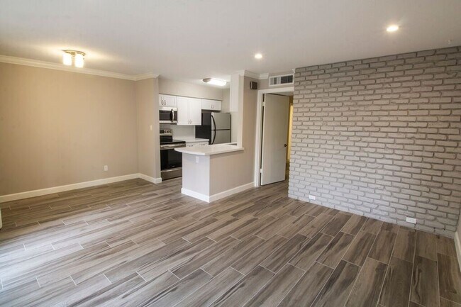 Photo - 2121 Fountain View Dr Unidad 25