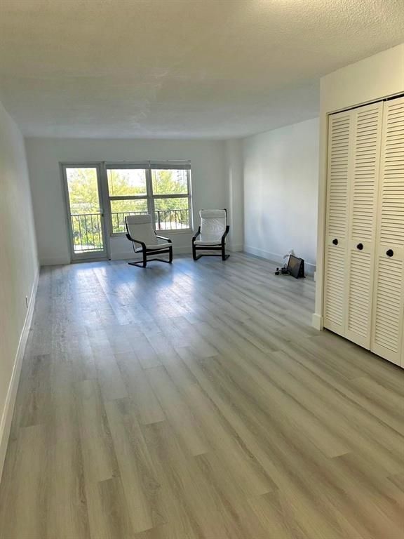 Building Photo - 405 N Ocean Blvd Rental
