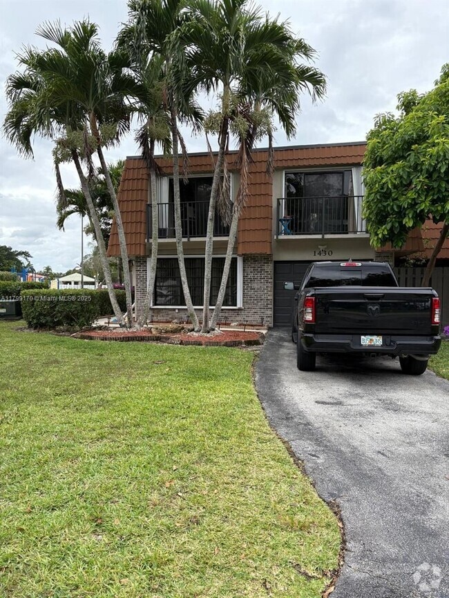Building Photo - 1430 SW 109th Way Rental