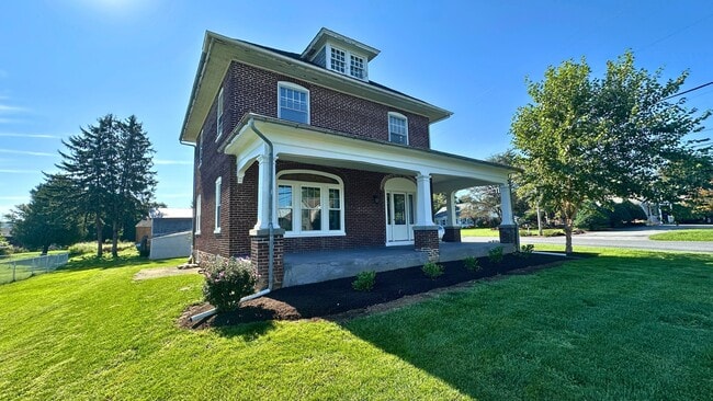 Photo - 901 N State St