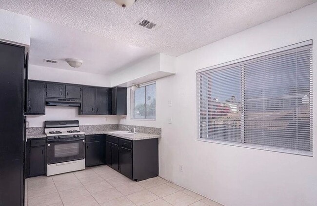 Photo - 1317 Bernard St Unit 3