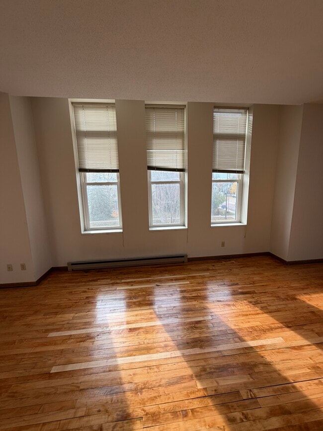 Unit 17 - 442 Belgrade Ave