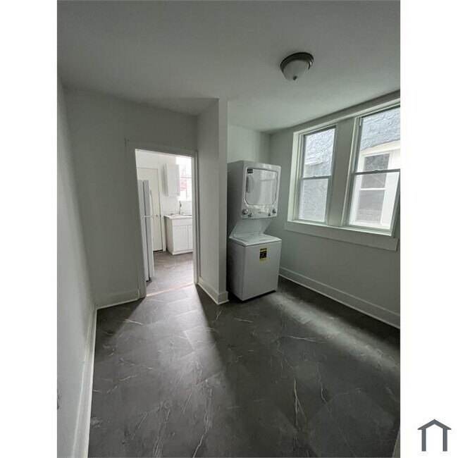 Photo - 3232 N Etting St