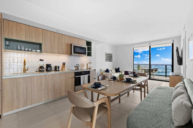 Photo - 159 NE 6th St Unidad FL46-ID1032201P