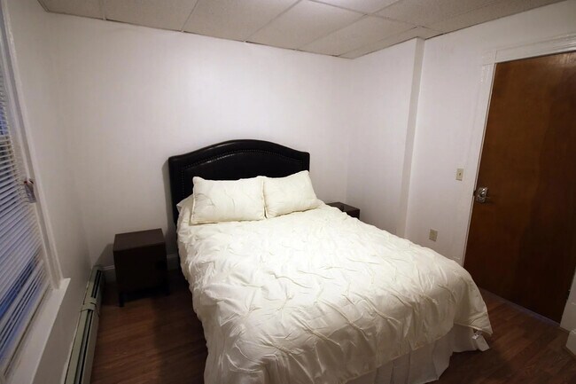 Photo - 105 Leyden St Unit 1