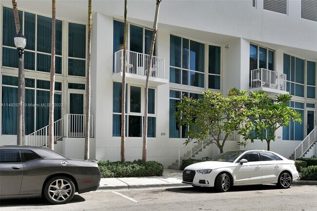 Photo - 305 NE 20th Ter