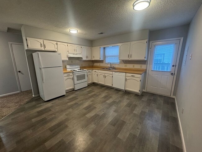 Photo - 2BR 1BA Triplex • Private Backyard in Downtown Smithville Unit 3