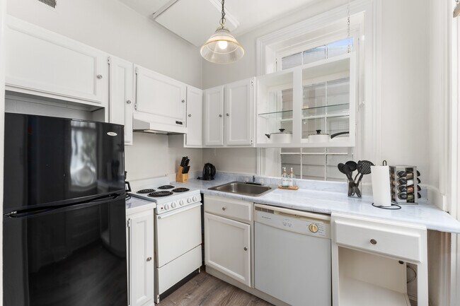 Photo - 367 Middle St Unit 1