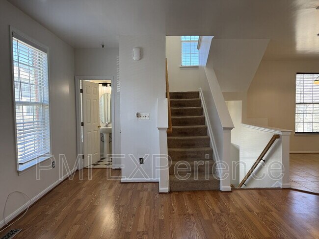 Photo - 4900 Harcourt Rd