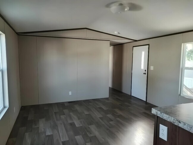 Photo - 312 Walker Ct