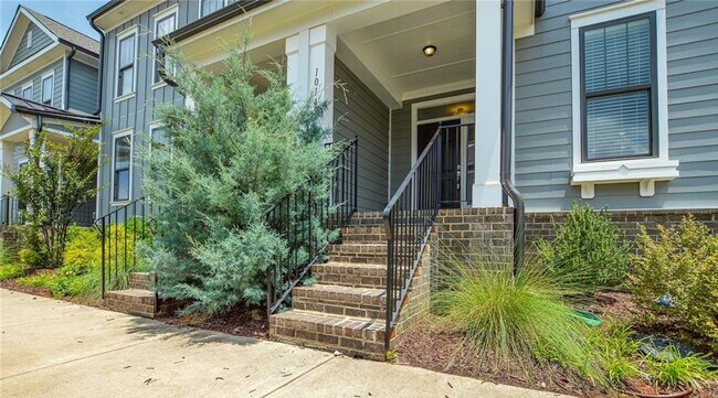Photo - Charming 3BR/2.5BA Townhome located in Cab...