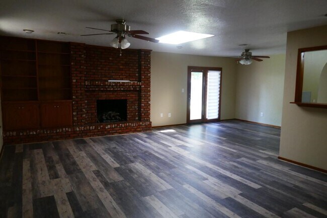 Photo - 5503 NW Wilfred Dr