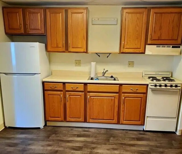 Photo - 208 W State St