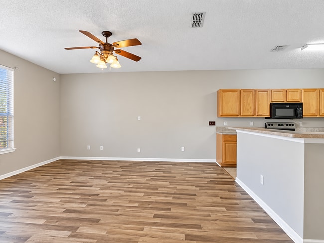 1131 Lee Rd