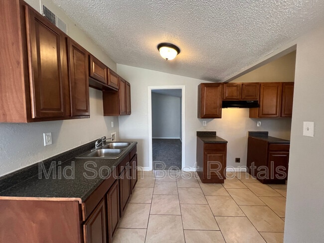 Photo - 481 Tuton Cove