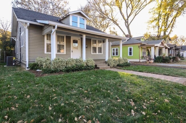 Building Photo - Historic Craftsman Steps Away From Eastland Park in East Nashville