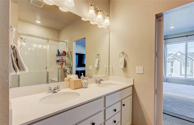 Photo - 1934 S Poplar Ct