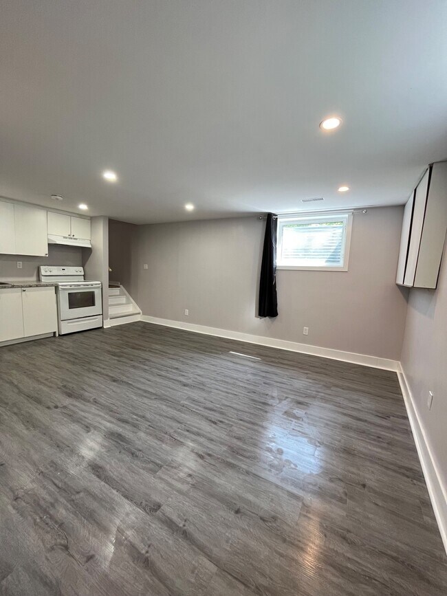 Photo - 95 Leaside Dr