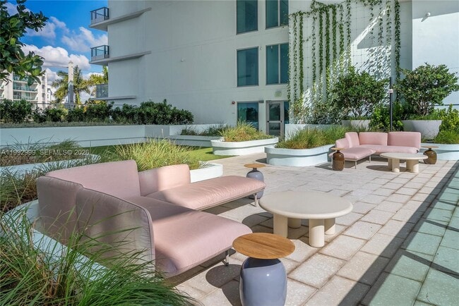 Photo - 9201 E Bay Harbor Dr Unit 302