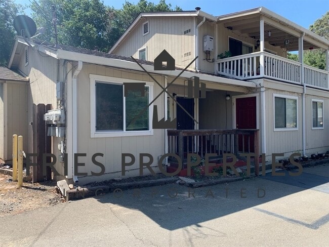 Photo - Petite 2 Bedroom, 1 Bath with yard