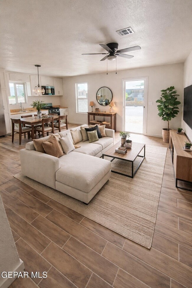 Photo - 309 Mora Dr