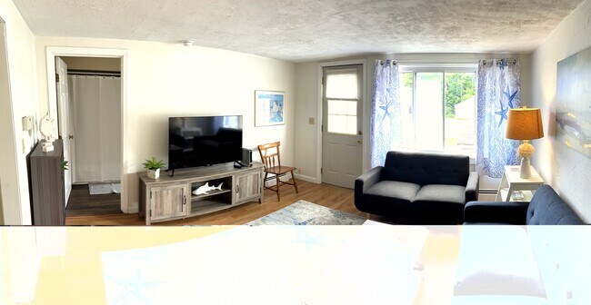 7 Carll Ave