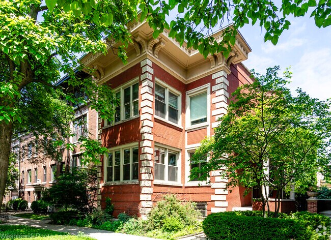 Building Photo - 5121 S Ellis Ave Unit 1 Rental