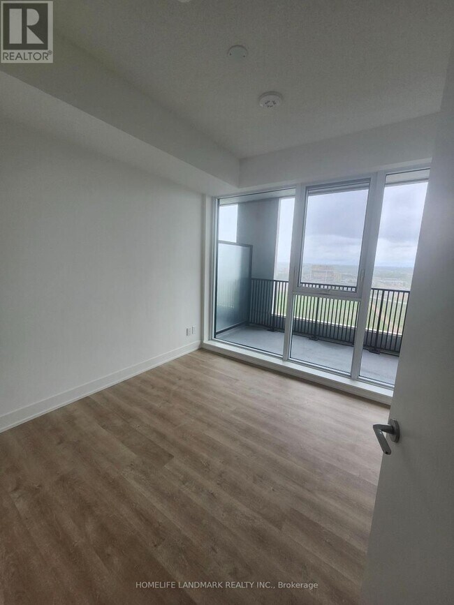 Photo - 56 Andre de Grasse St Unité E1820