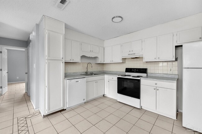 Photo - 3353 Green Briar Cir