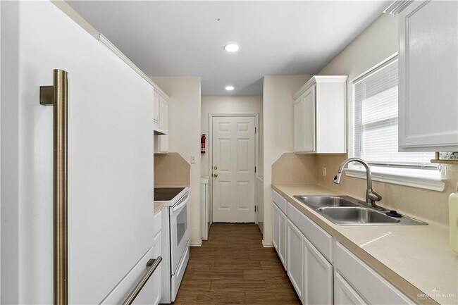 Photo - 17 Providence Ave