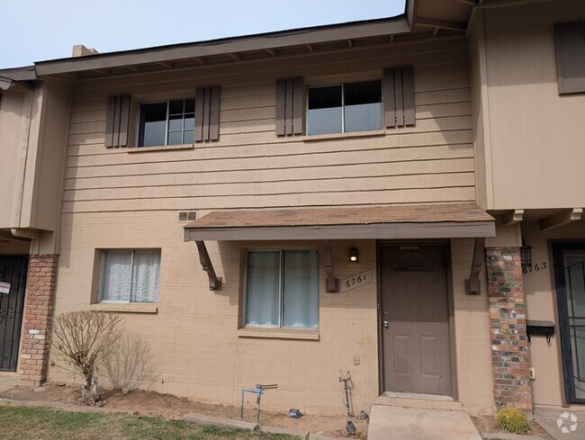 Building Photo - Glendale 3br townhome with community pool ...