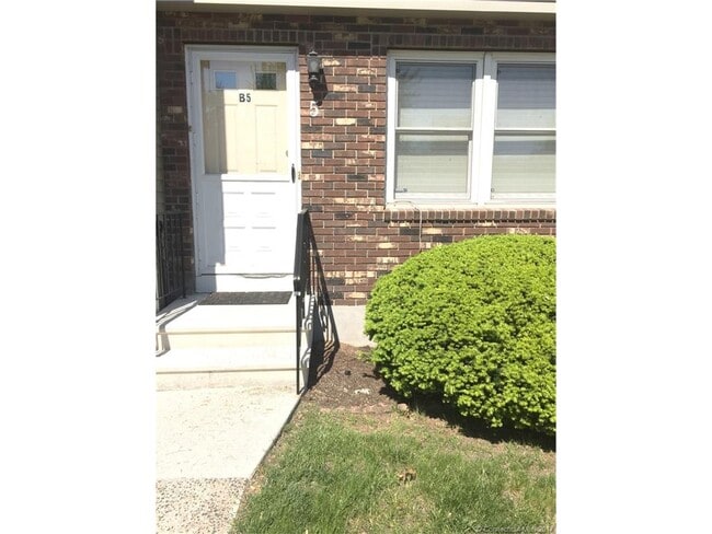 Building Photo - B5 Saint Marc Cir Unit B5