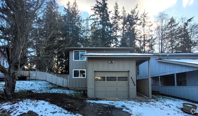 Building Photo - Updated 3 Bedroom with Cozy wood stove - F... Rental