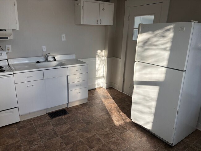 Photo - 2141-2143 Wealthy Unit 2143 1/2 Wealthy