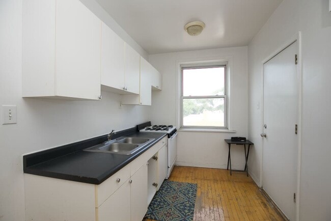 Photo - 3040 W Wellington Ave Unidad 4