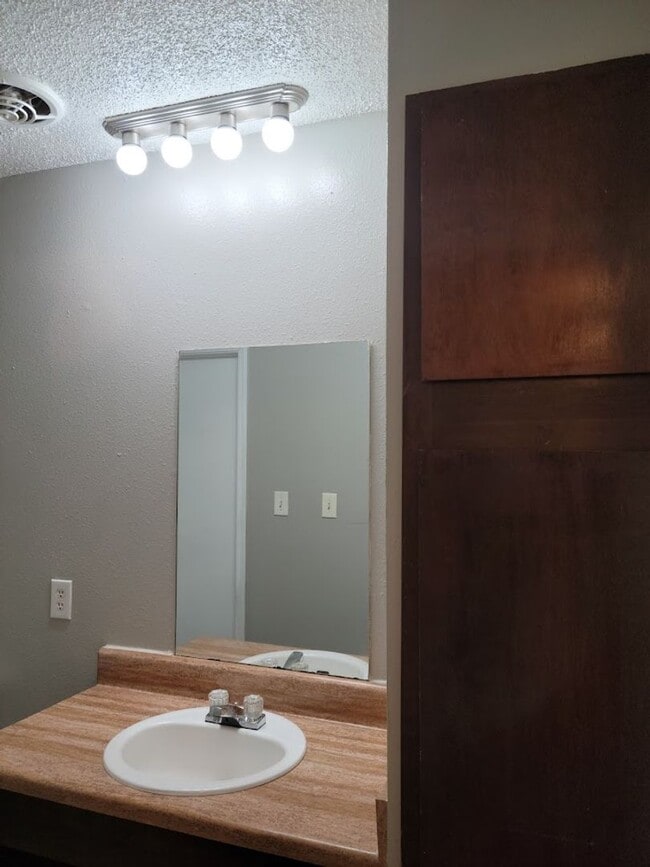 Photo - Bryant Grove Apartments