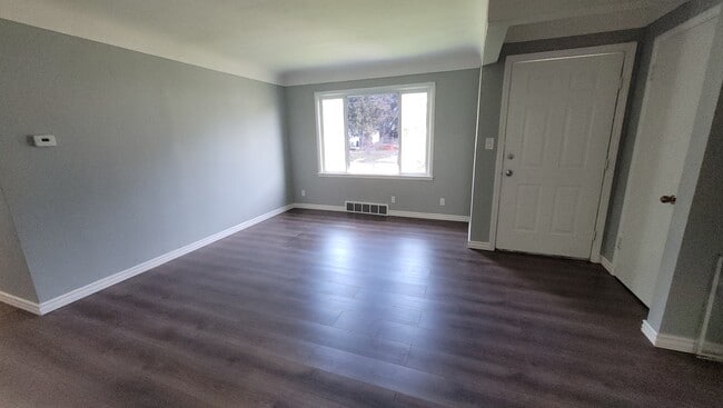 Photo - 1105 Waldman Ave