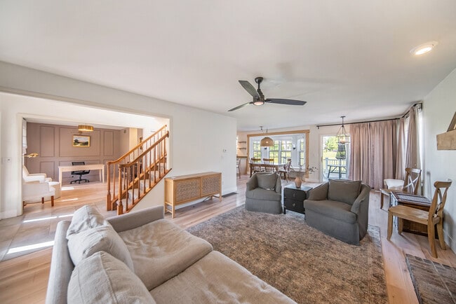 Photo - 403 Pembroke-