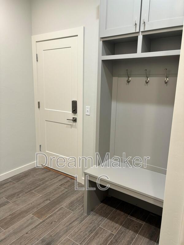 Photo - 1024 Varenna Ln