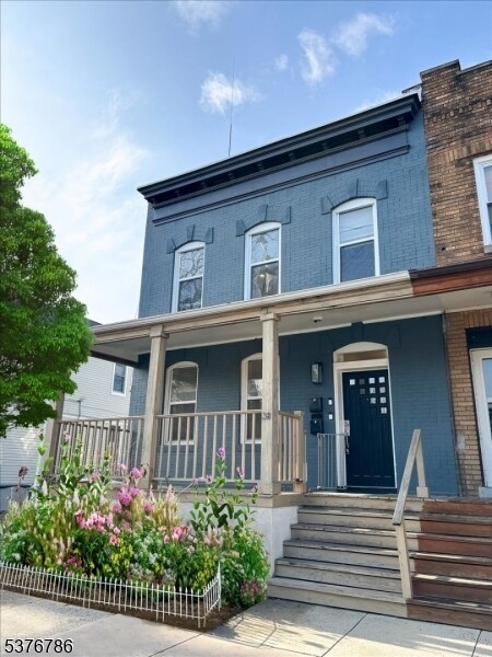 Building Photo - 38 Willowdale Ave Rental