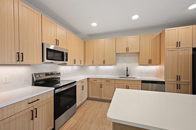 Photo - Canopy on Western